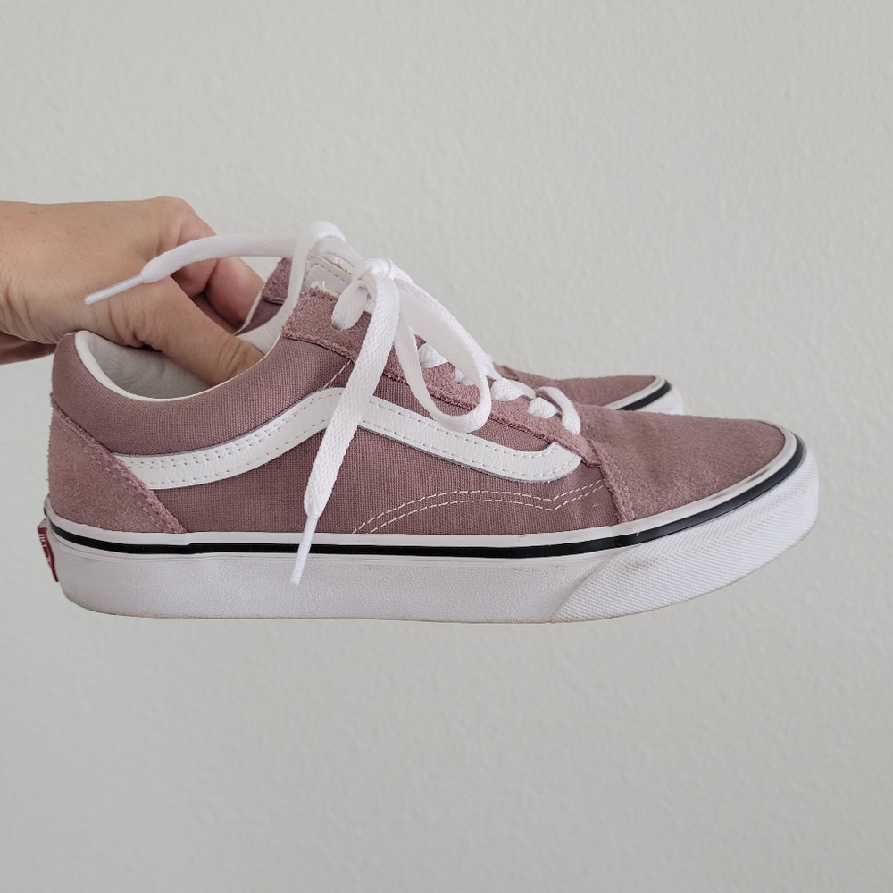Women's 7 Old Skool Suede Vans
